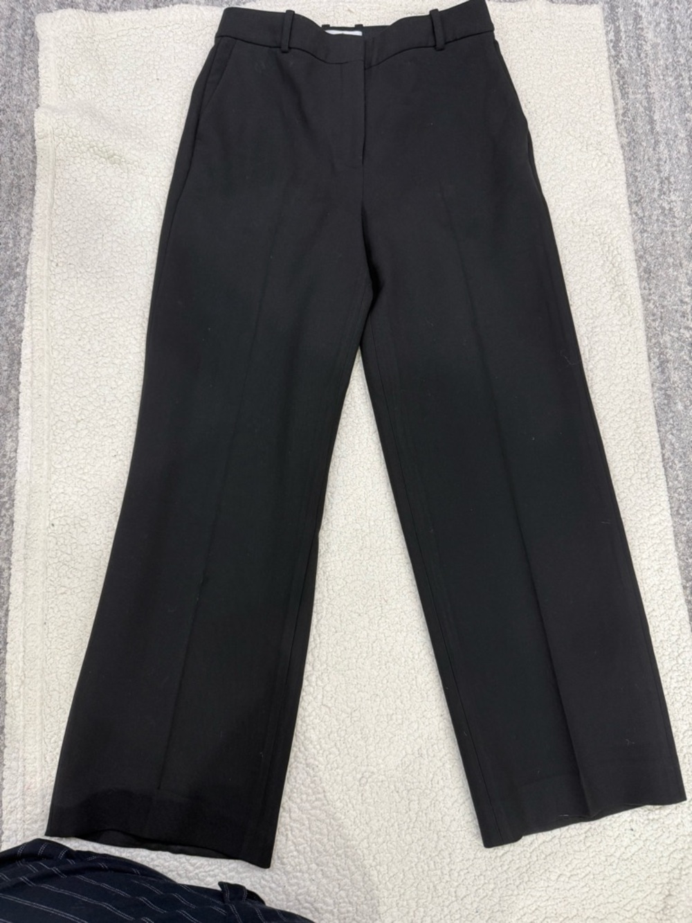 Like new Aritzia black pants - Picture 3 of 3